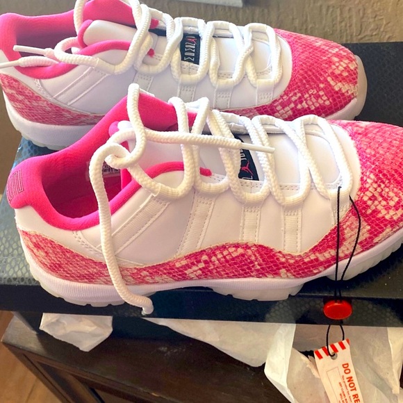 Jordan Shoes - Retro 11